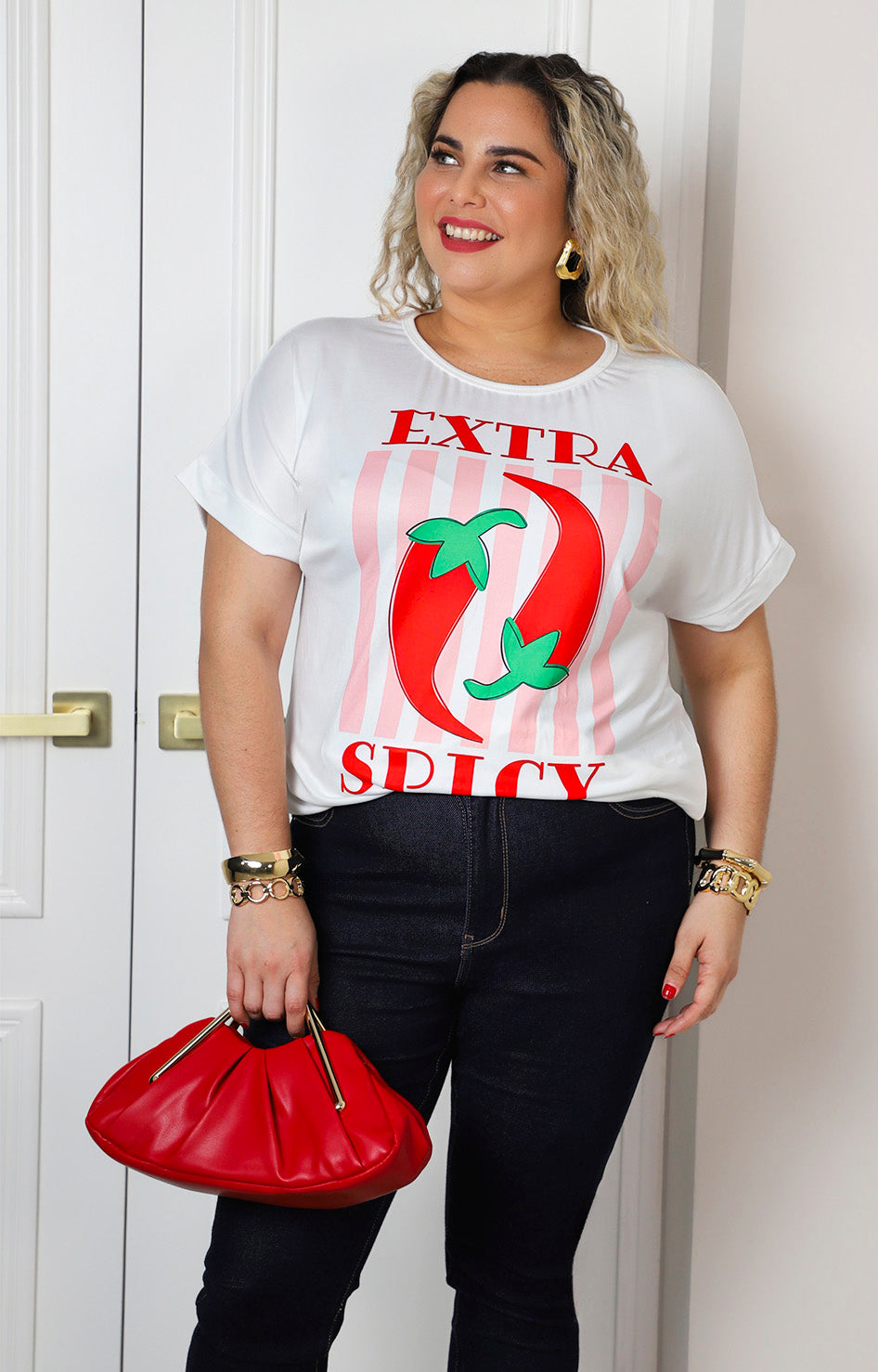 Blusa blanca con estampado gráfico