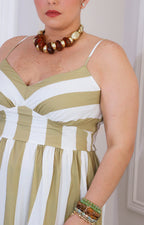 Vestido estampado con rayas beige