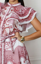 Conjunto con estampado barroco y volantes
