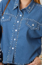 Blusa denim con aplicaciones