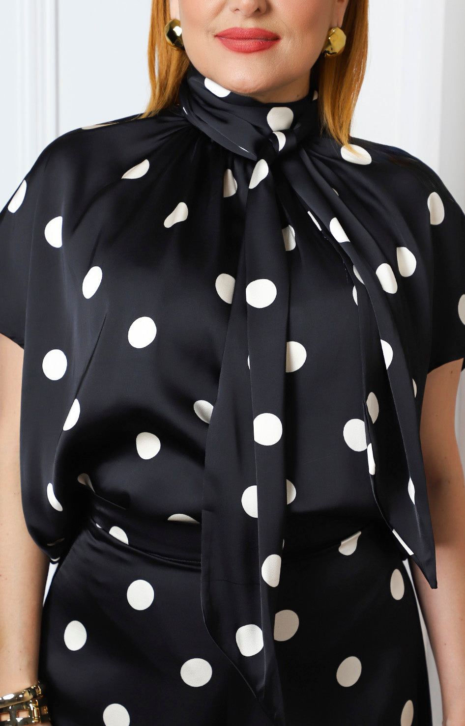 Conjunto negro satinado con polka dots