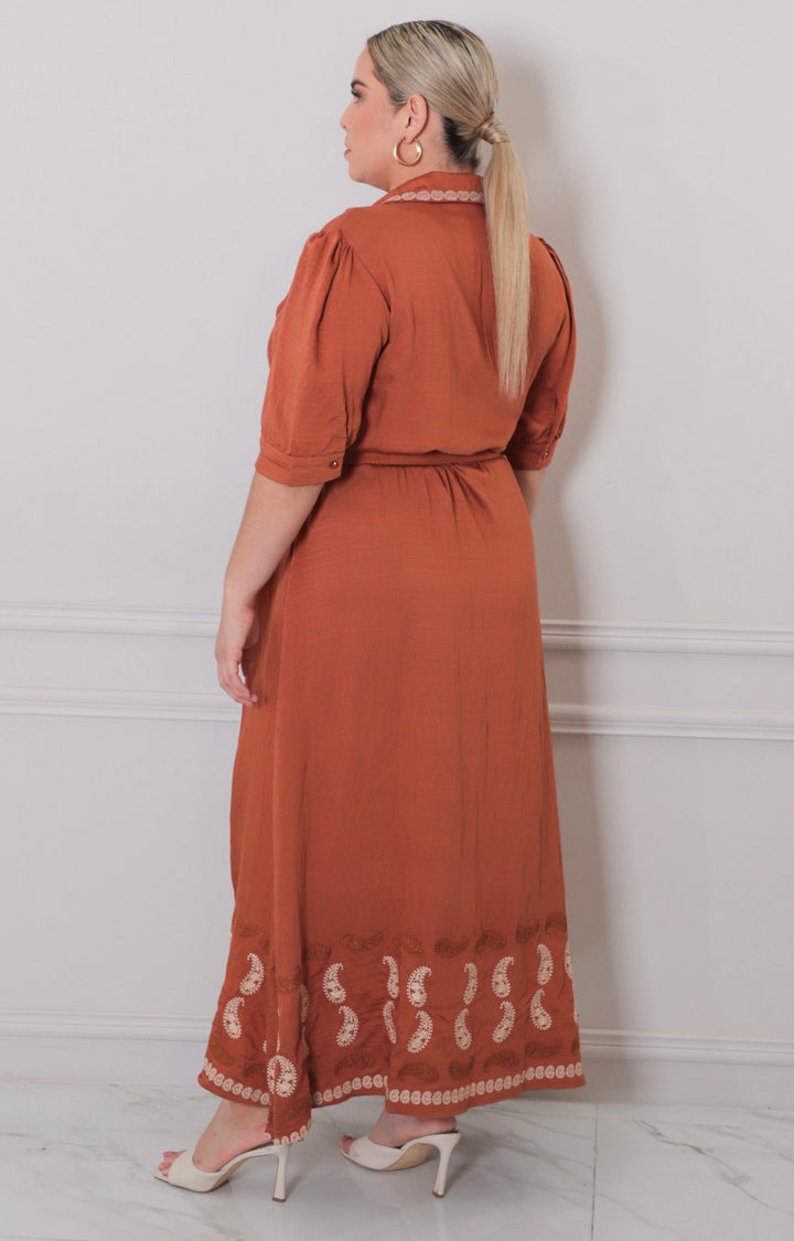 Vestido café con cinturòn - VESTIDO LARGO CURVY Boutiquemirel 