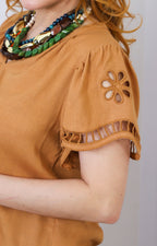 Blusa con manga calada