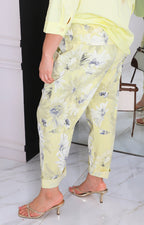 Pantalón con estampado floral