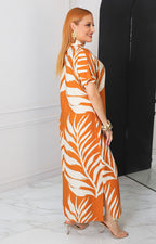 Vestido cafe estampado tropical