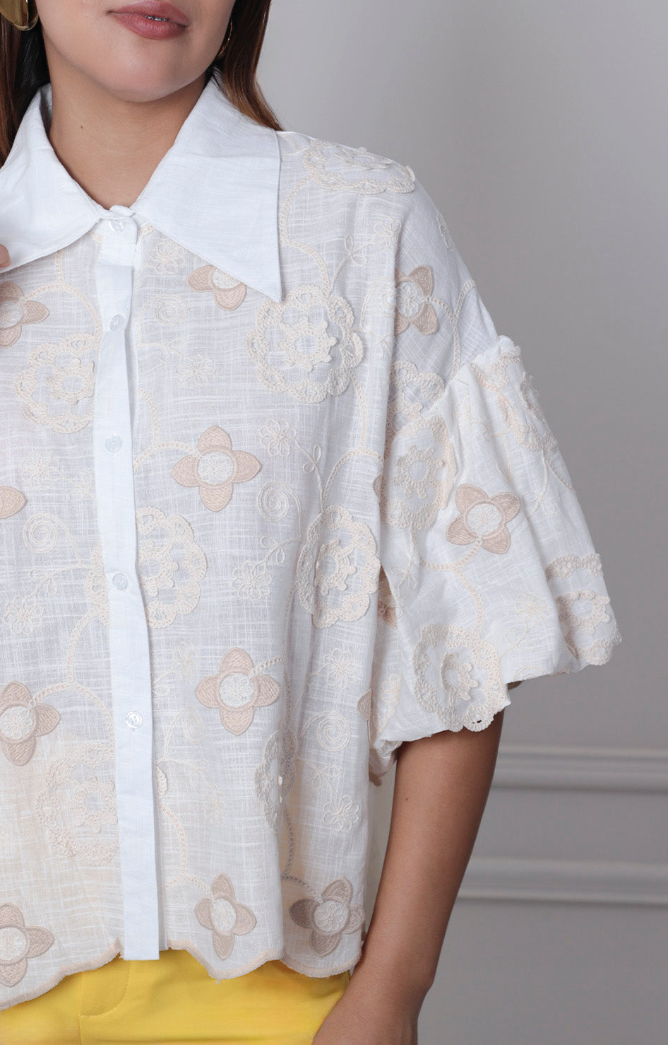 Blusa beige estampado - BLUSAS REGULAR Boutiquemirel 