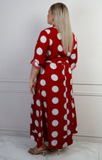Vestido largo con cinturón y estampado de puntos
