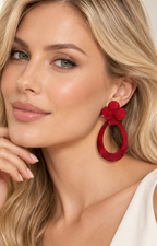 Aretes largos de gota martillada