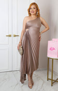 Vestido beige plisado