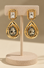 Aretes largos dorados Boutiquemirel con piedras decorativas colgantes para mujer