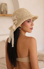 Sombrero con moño de encaje