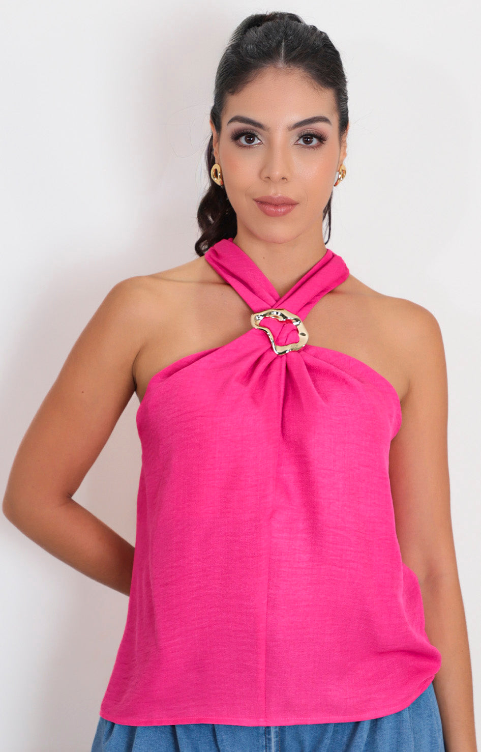 Blusa halter con hebilla