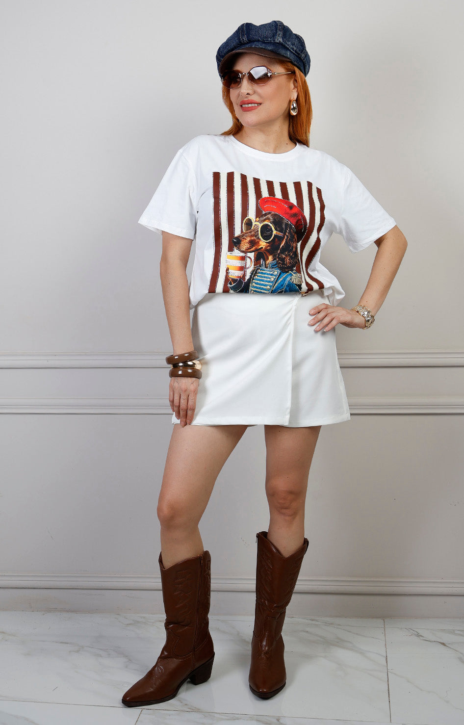 Blusa regular de Boutiquemirel con estampado gráfico de perro en tela ligera y estilo casual.