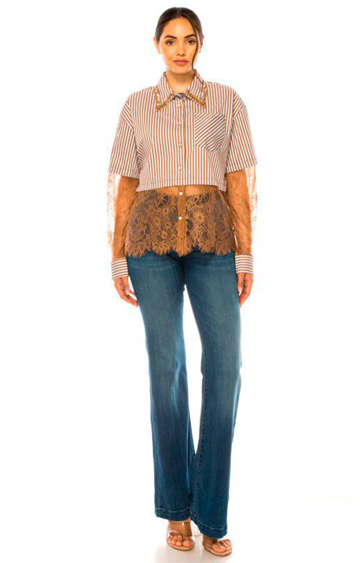 Camisera blanca con cafe