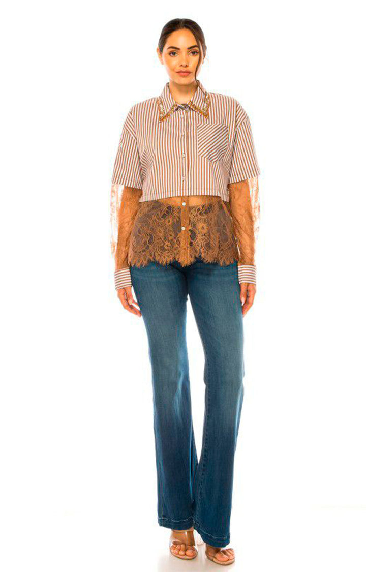 Camisera blanca con cafe