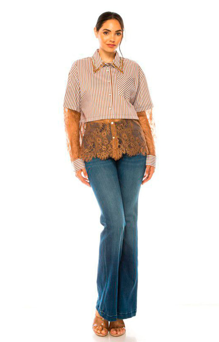 Camisera blanca con cafe