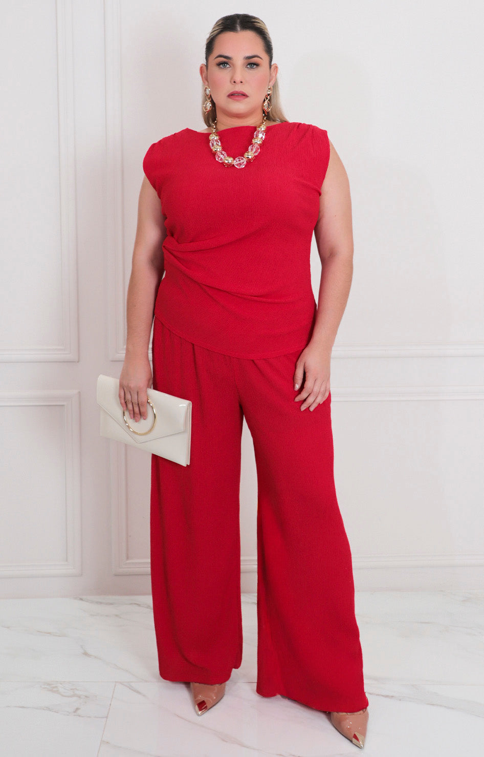 Conjunto liso con fruncido
