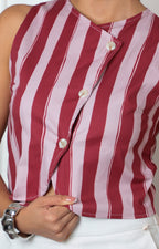 Blusa rosa a rayas con botones