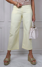 Pantalón con bolsillos delanteros