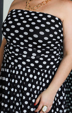 Vestido negro fruncido con polka dots