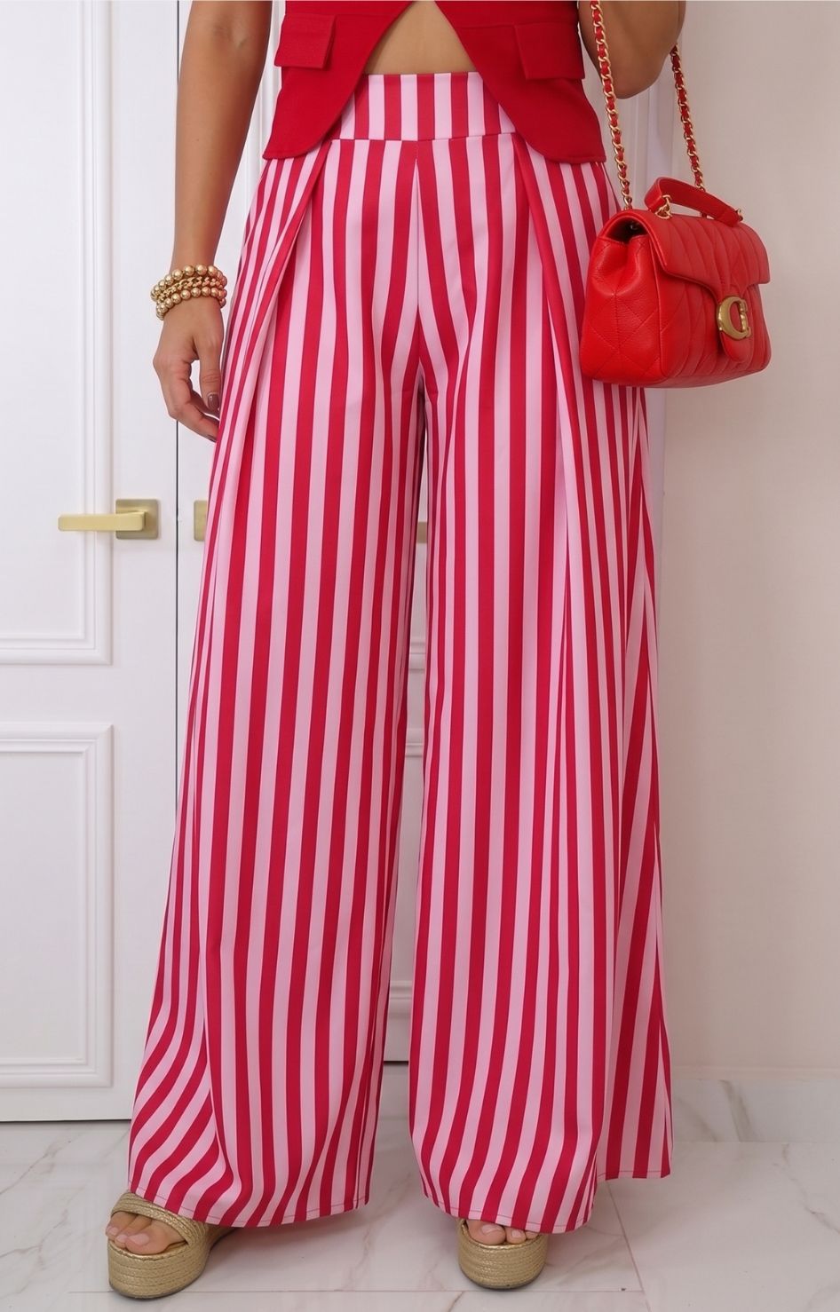 Pantalón palazzo estampado con rayas rojas