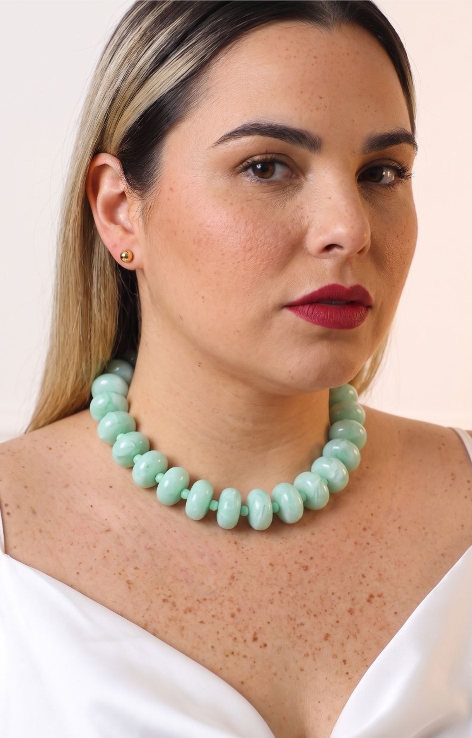 Set de collar y aretes con cuentas ovaladas