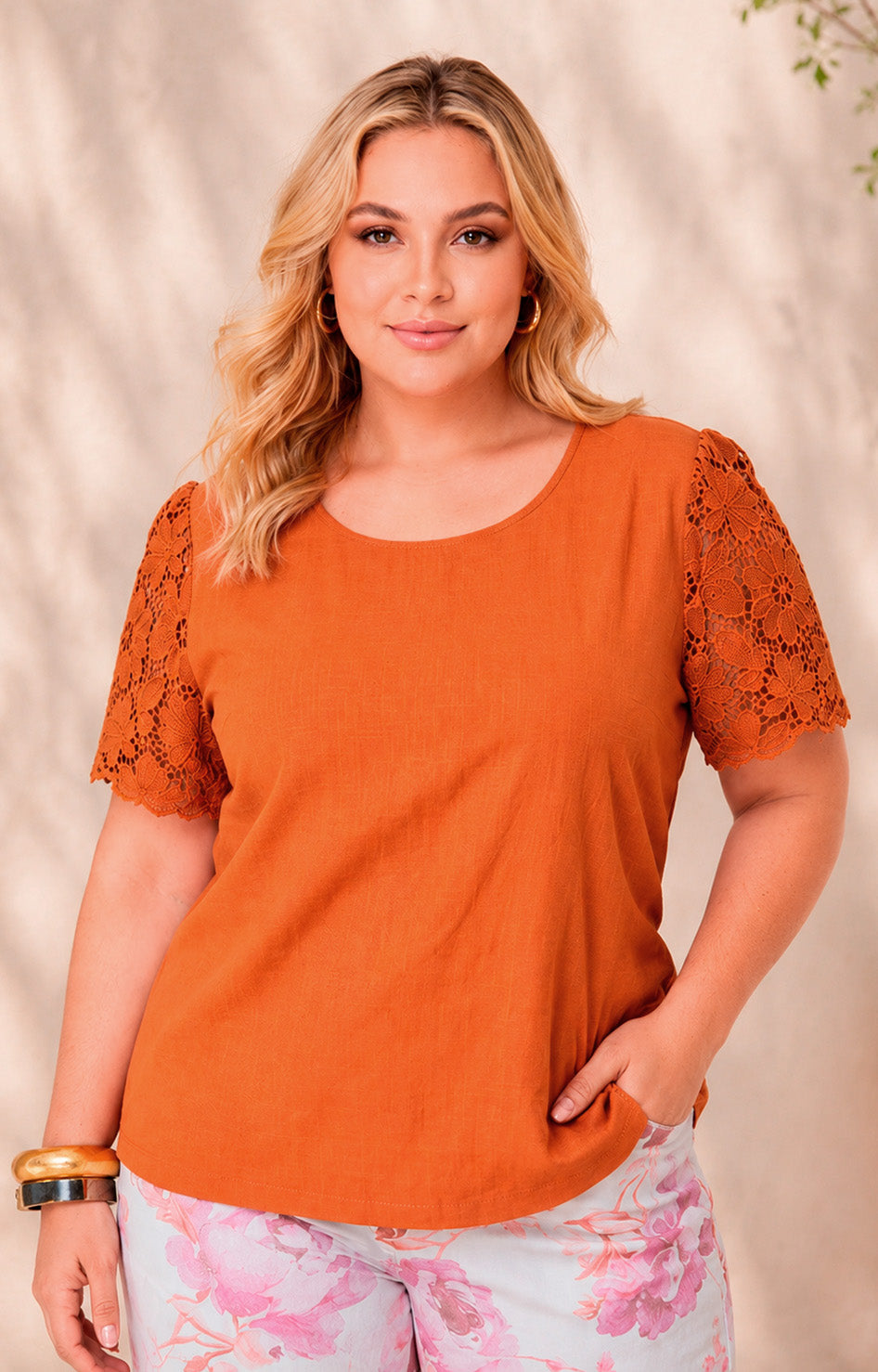 Blusa con manga de guipur - BLUSAS CURVY Boutiquemirel 