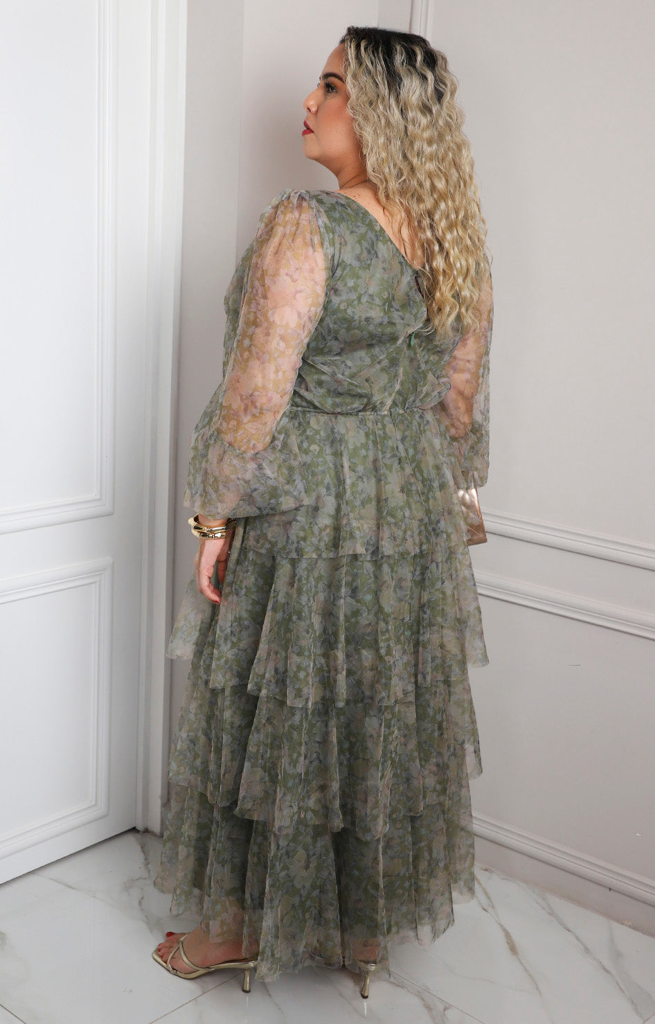 Vestido largo estampado floral con mangas largas