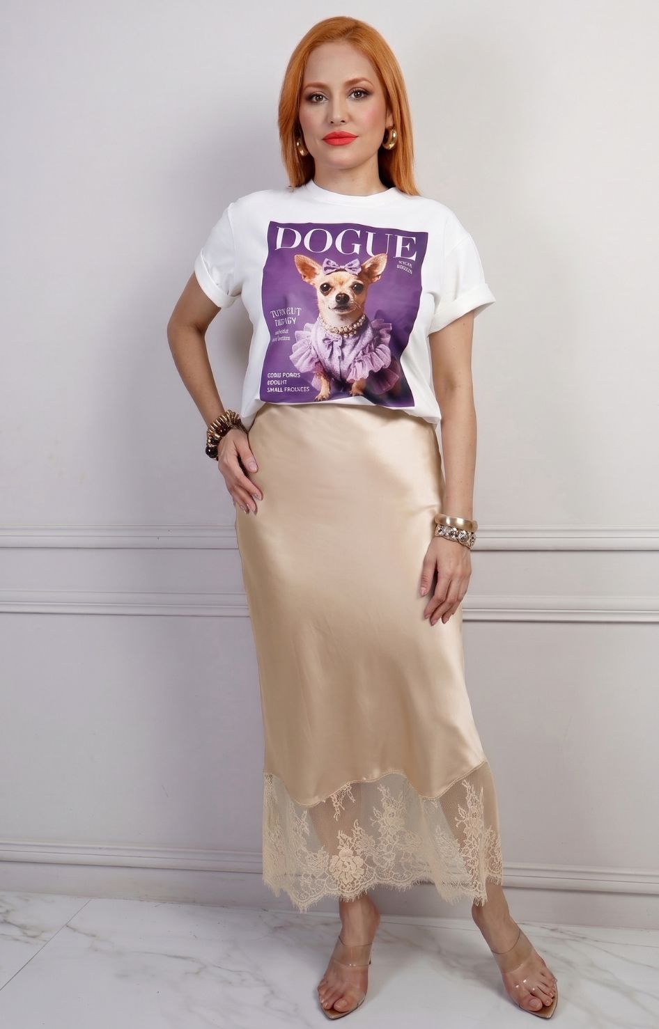 Falda larga regular de encaje de la marca Boutiquemirel, con detalle de encaje y diseño elegante en color neutro.