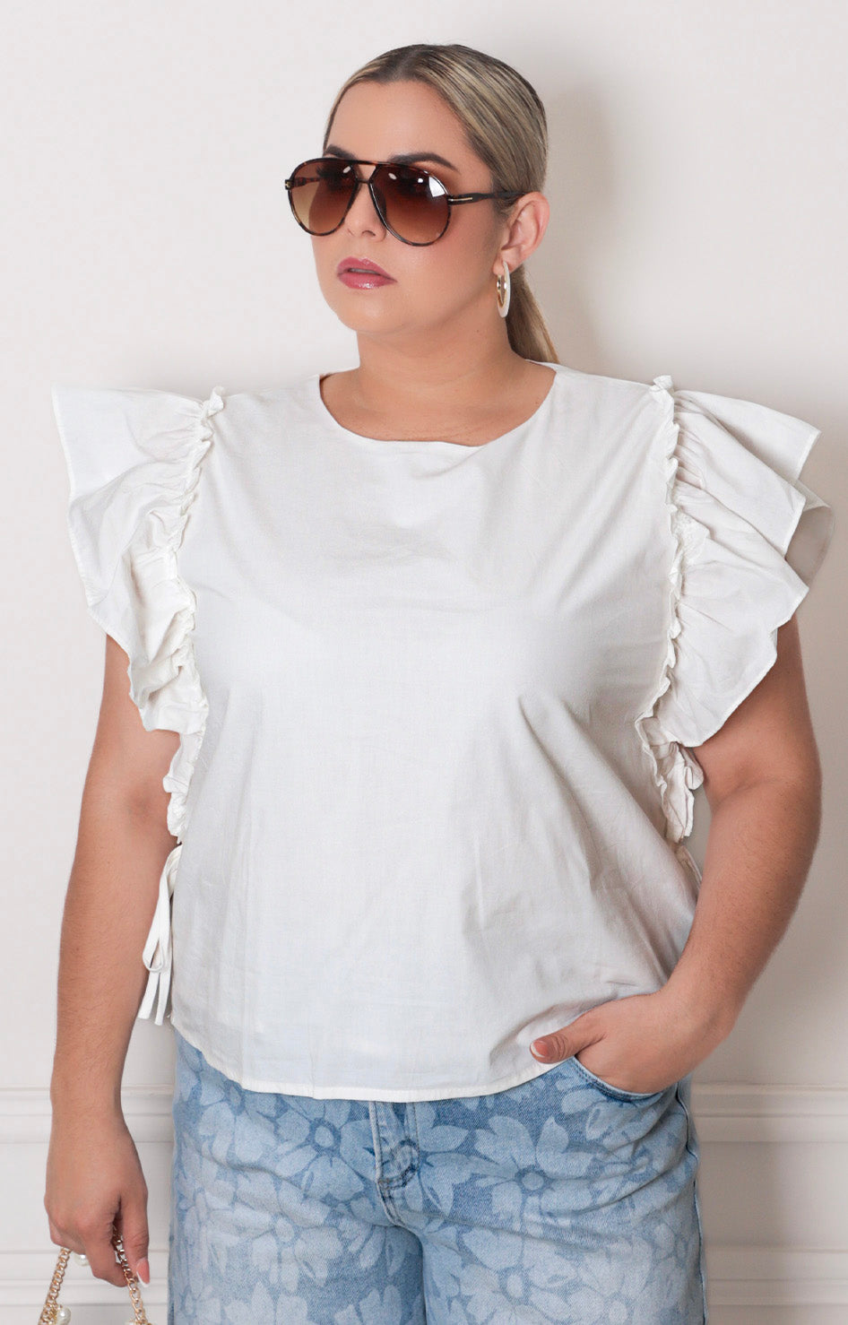 Blusa blanca con volante - BLUSAS CURVY Boutiquemirel 
