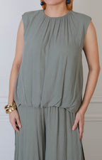 Conjunto sin manga regular Boutiquemirel en vista frontal