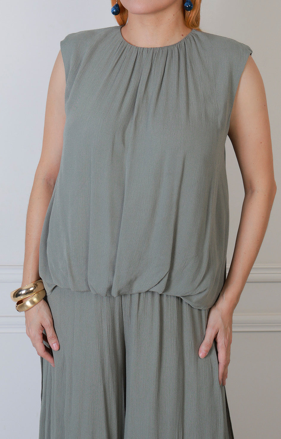 Conjunto sin manga regular Boutiquemirel en vista frontal