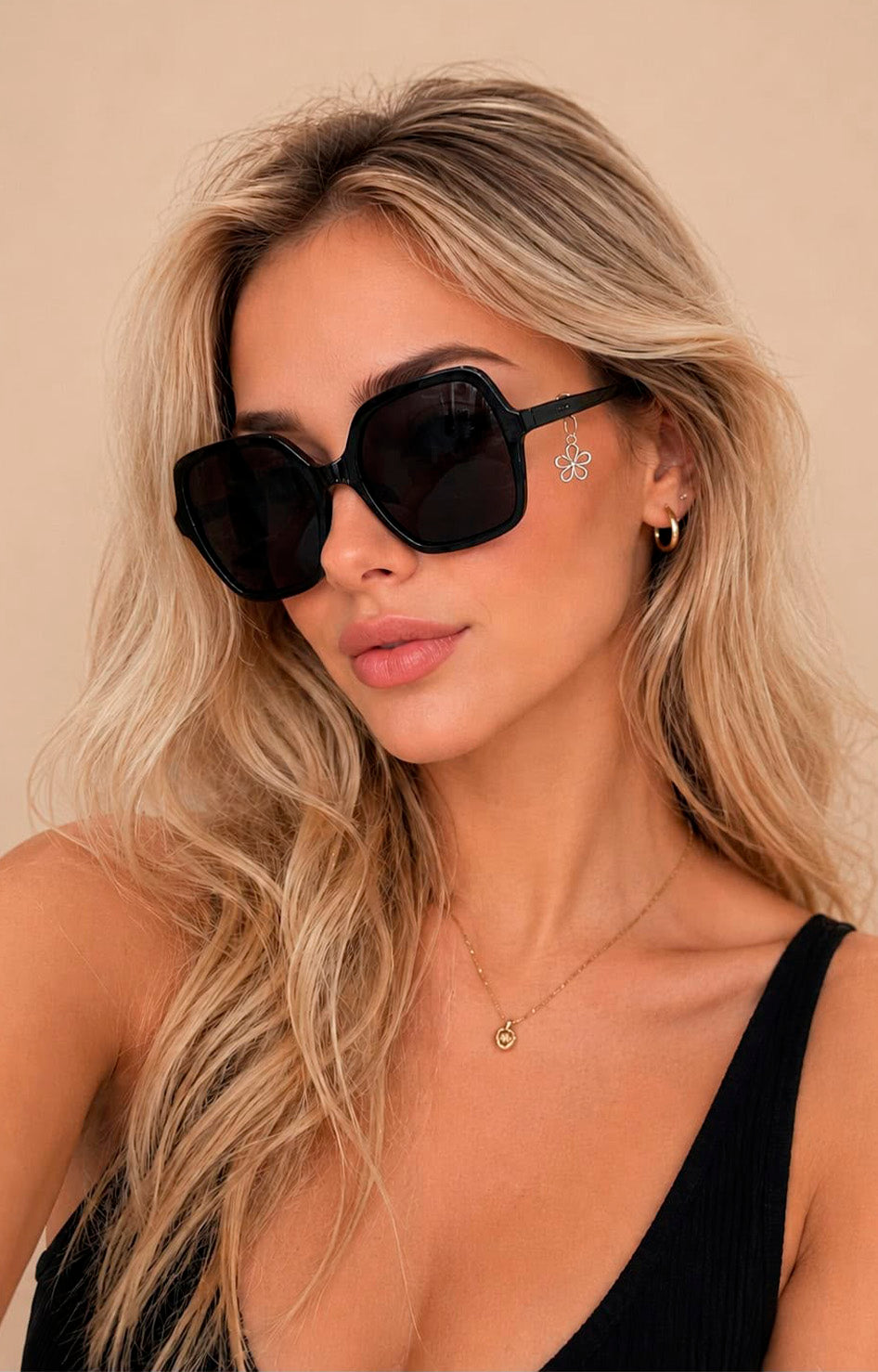 Lentes de sol cuadrados con flor