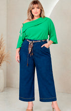 Blusa verde con aplicación floral y perlas - BLUSAS CURVY Boutiquemirel 