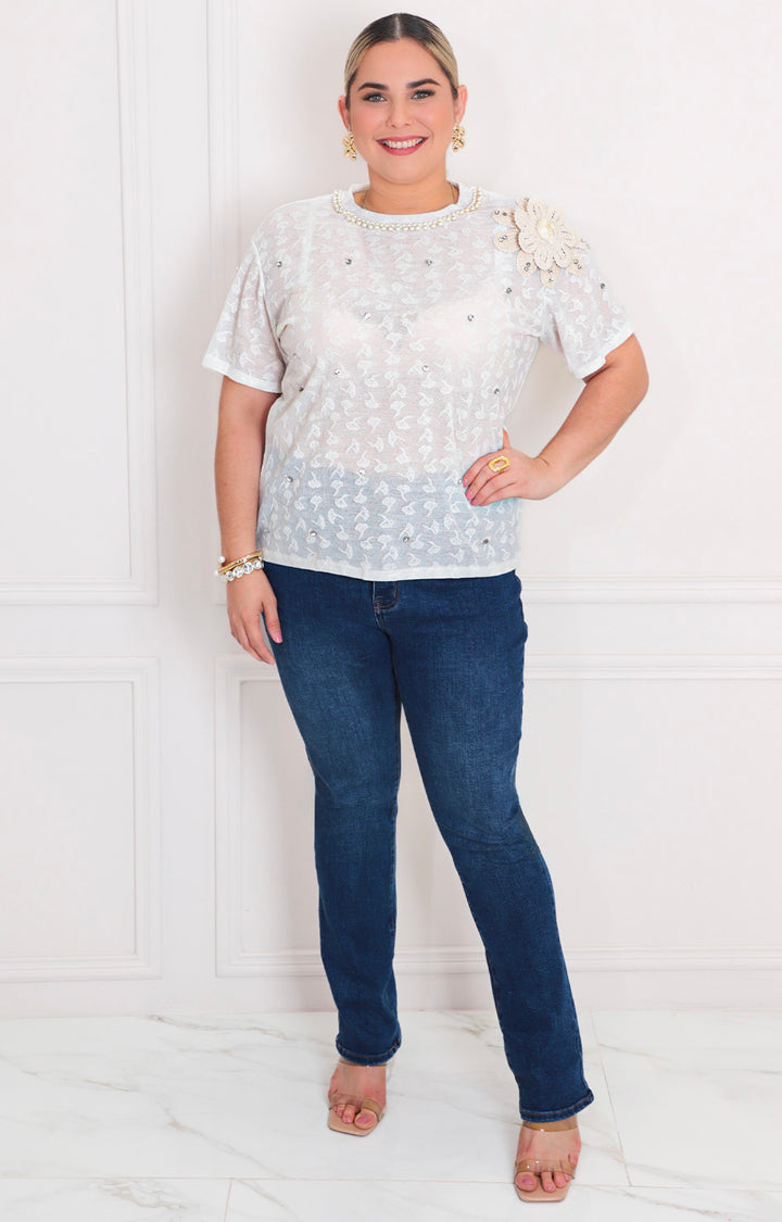 Blusa con flor bordada 3D