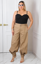 Pantalón beige jogger