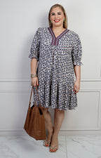 Vestido corto estampado floral con escote en V