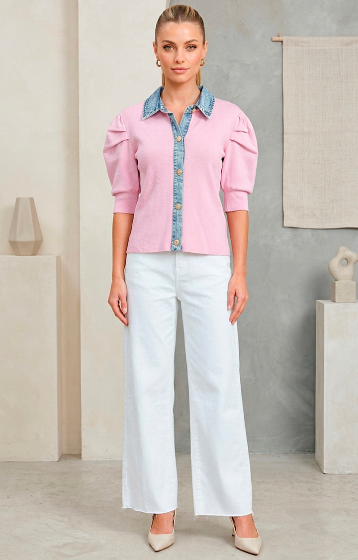 Blusa rosa tejida con cuello de mezclilla