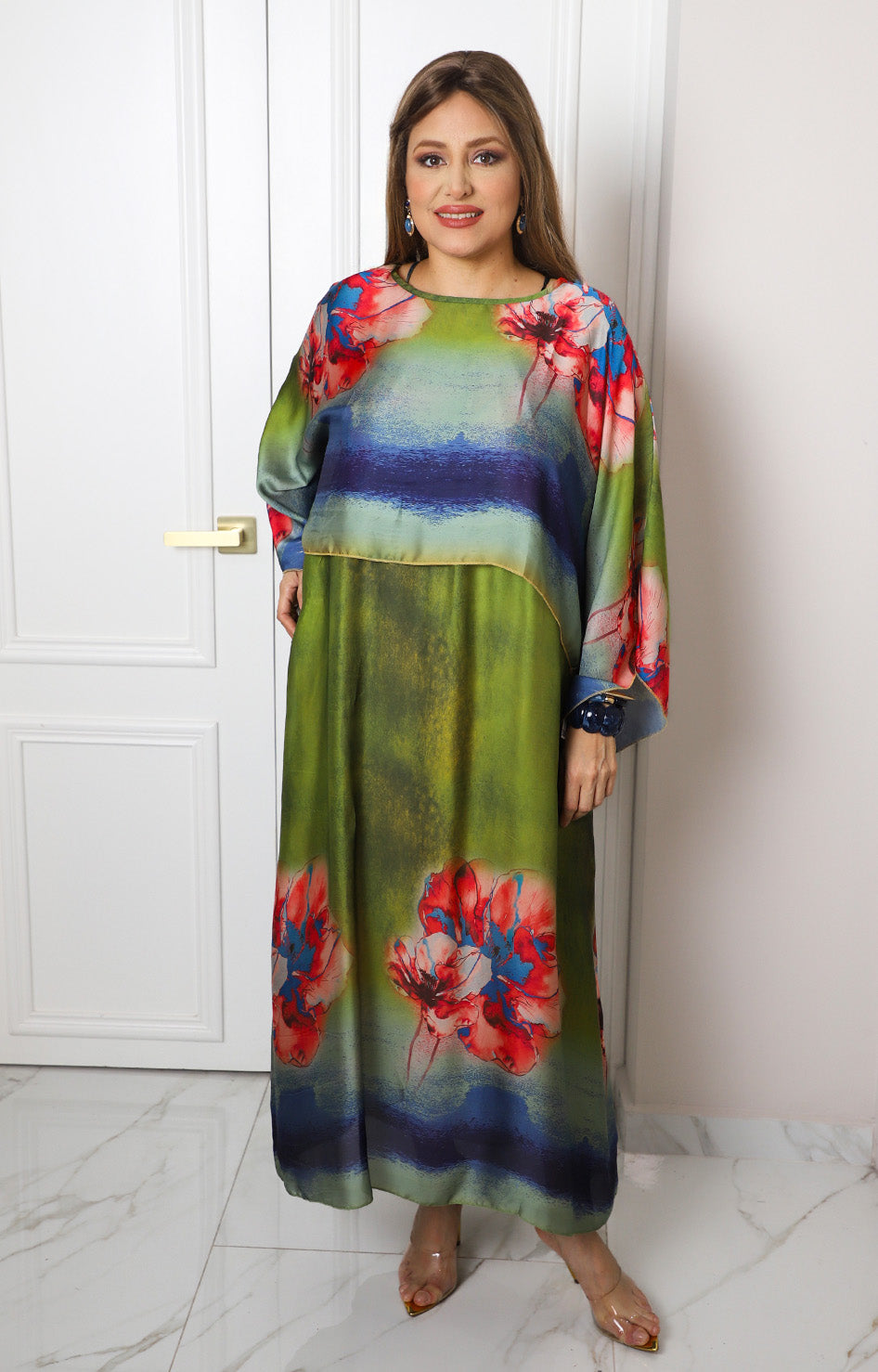 Vestido de dos piezas con sobrecapa