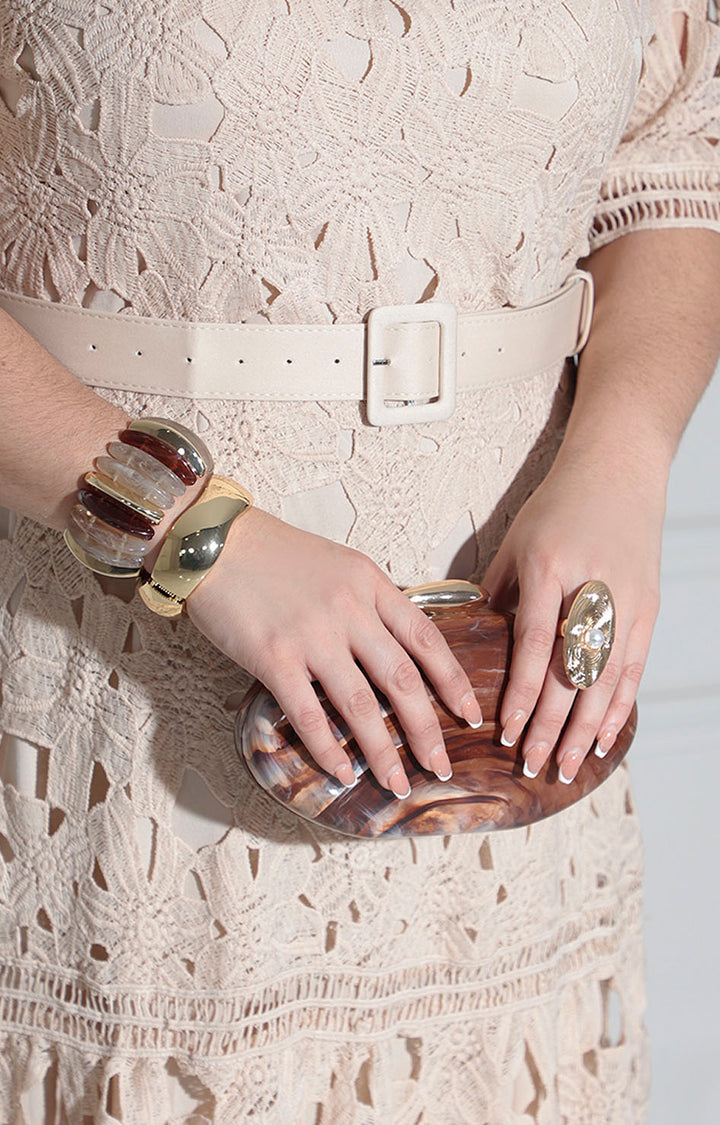 Vestido beige de encaje