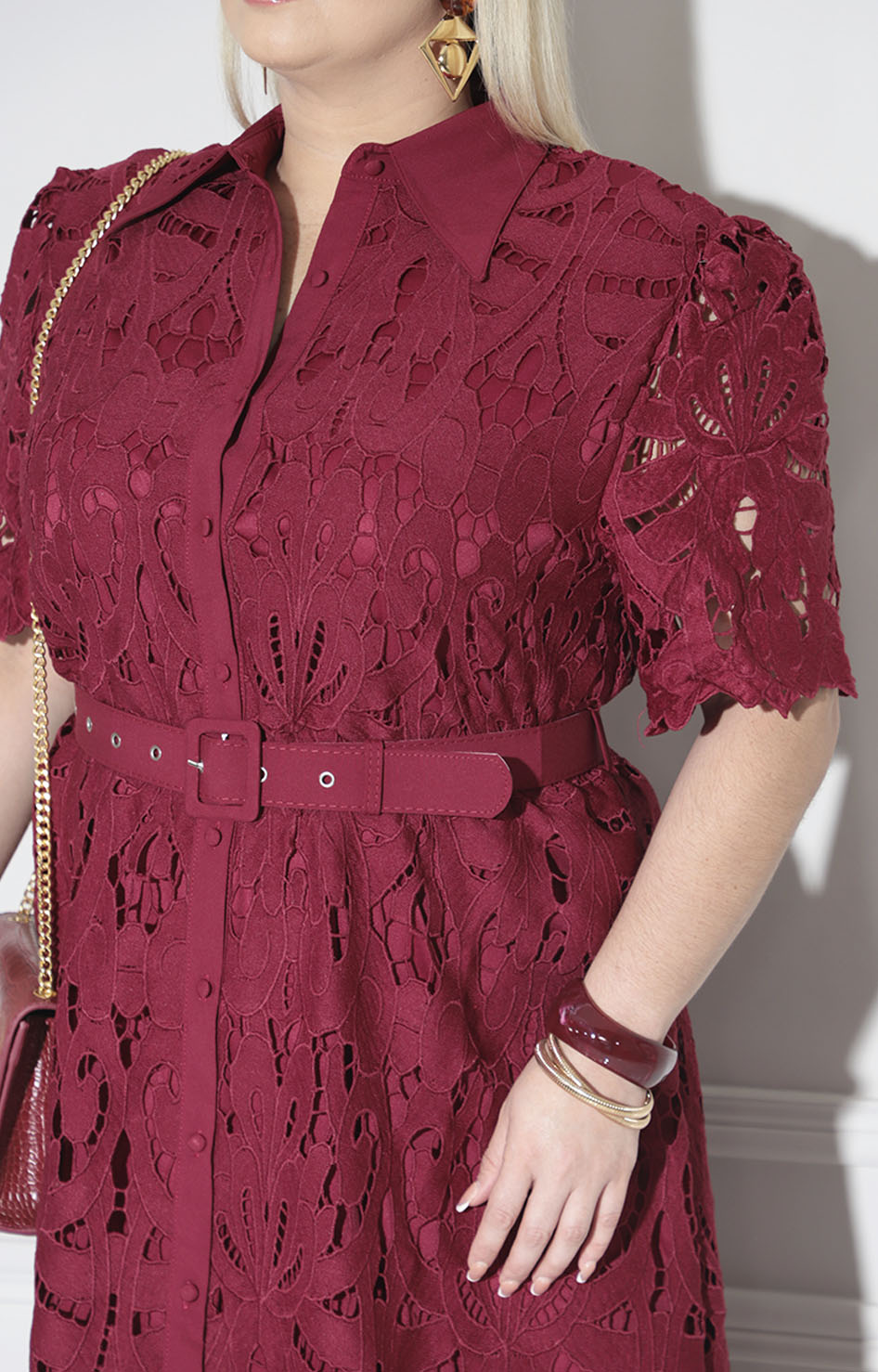 Vestido vino de encaje