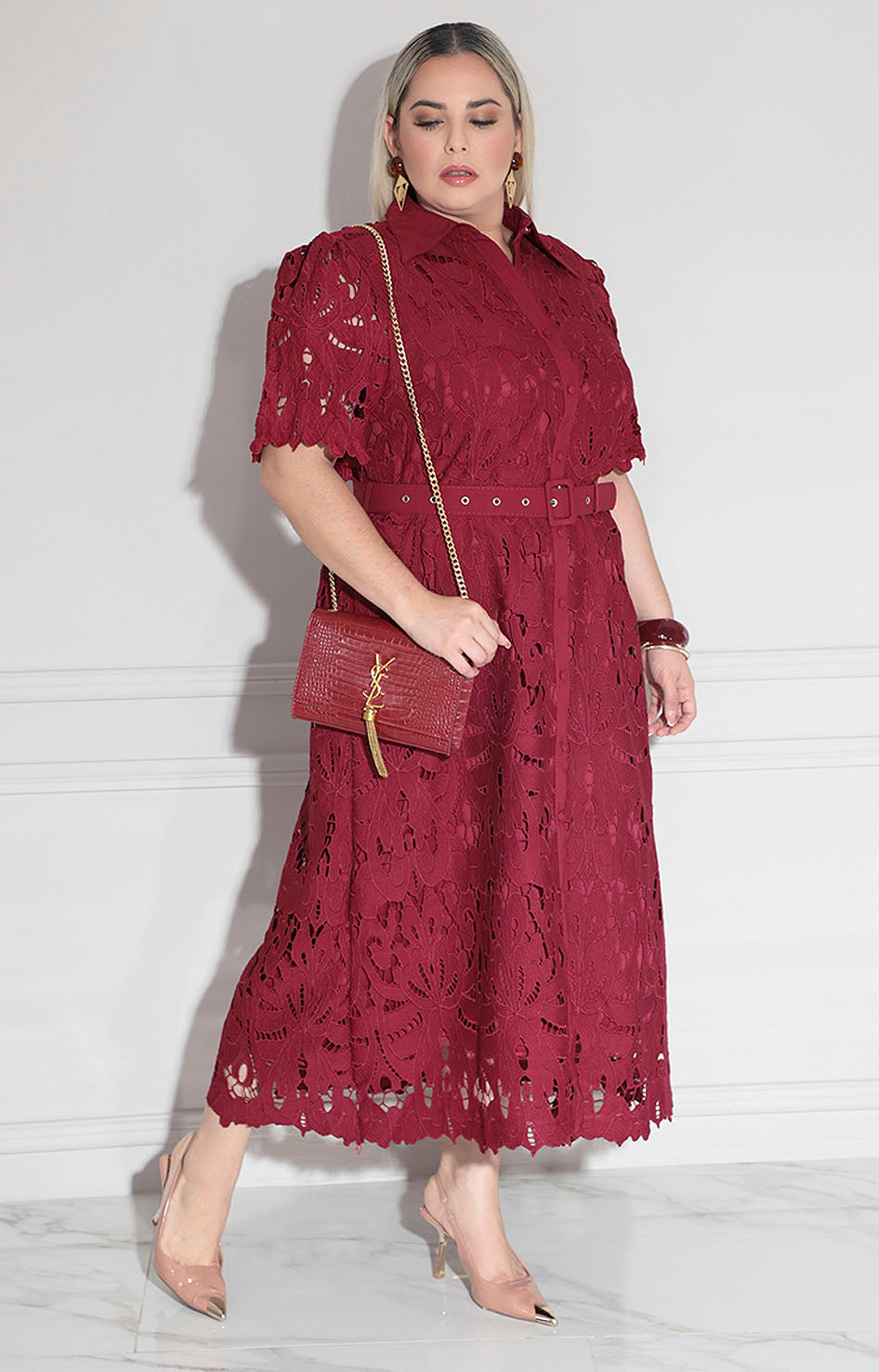 Vestido vino de encaje