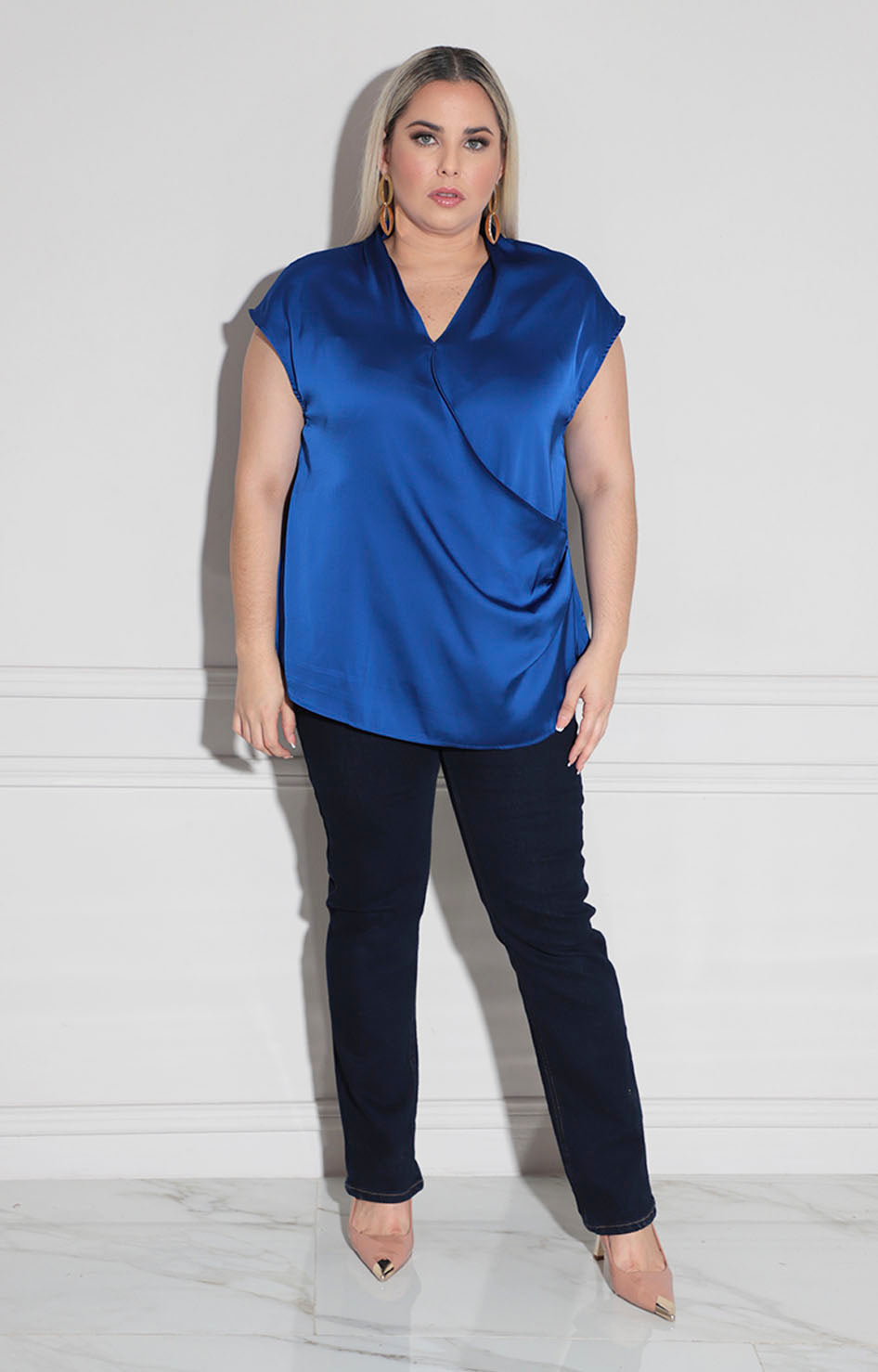 Blusa azul eléctrico
