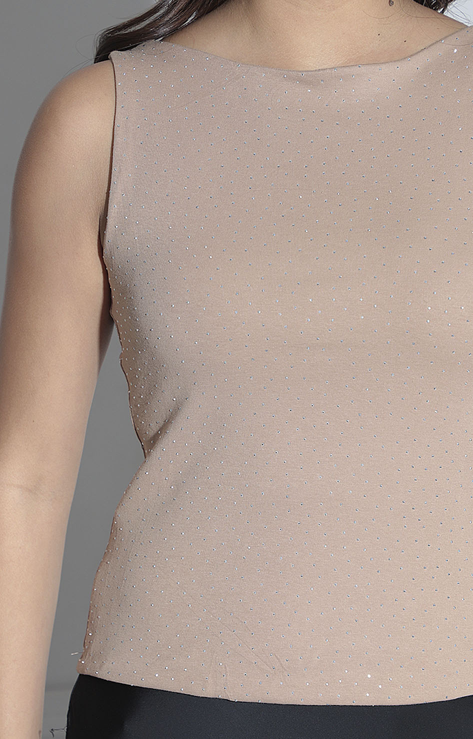 Blusa café con brillos