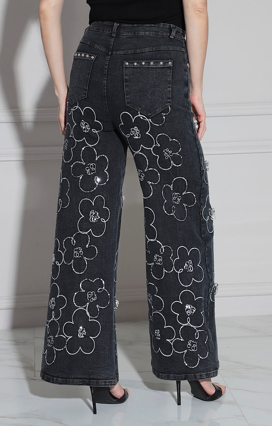 Pantalón denim con perlas