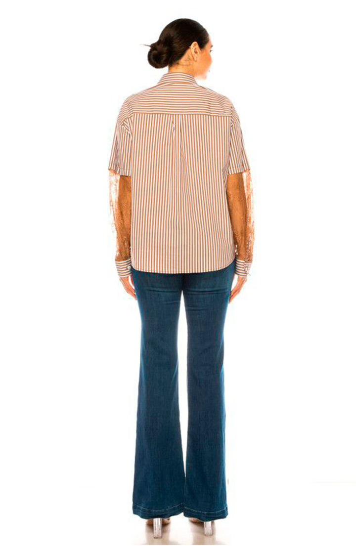 Camisera blanca con cafe