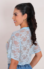 Blusa azul de encaje estampada