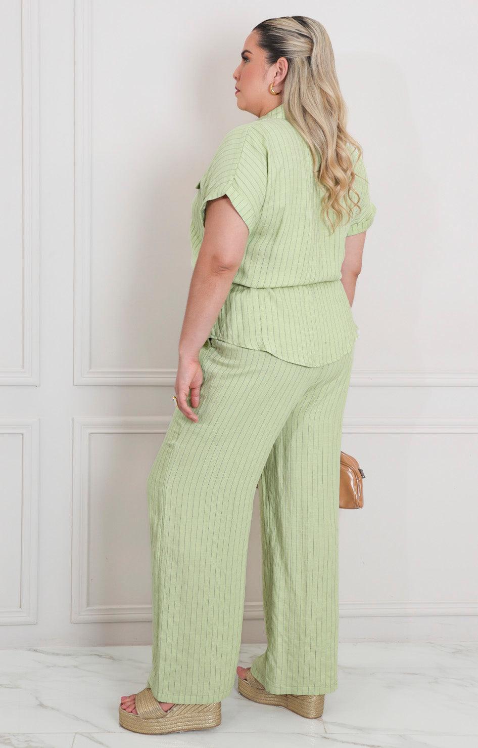 Conjunto liso con lazo