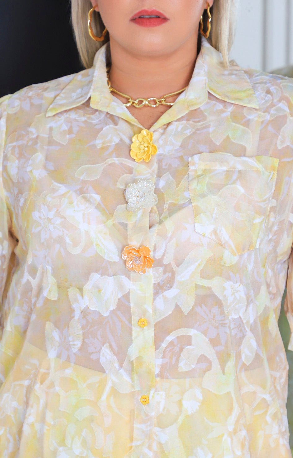 Blusa estampada con maxi botones