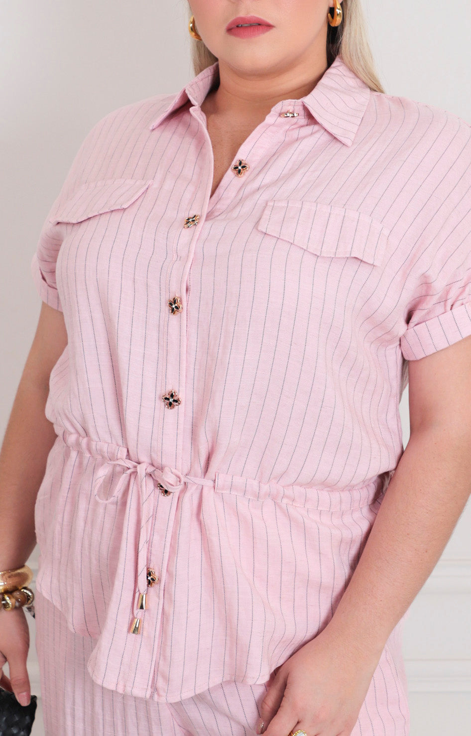 Conjunto liso con lazo